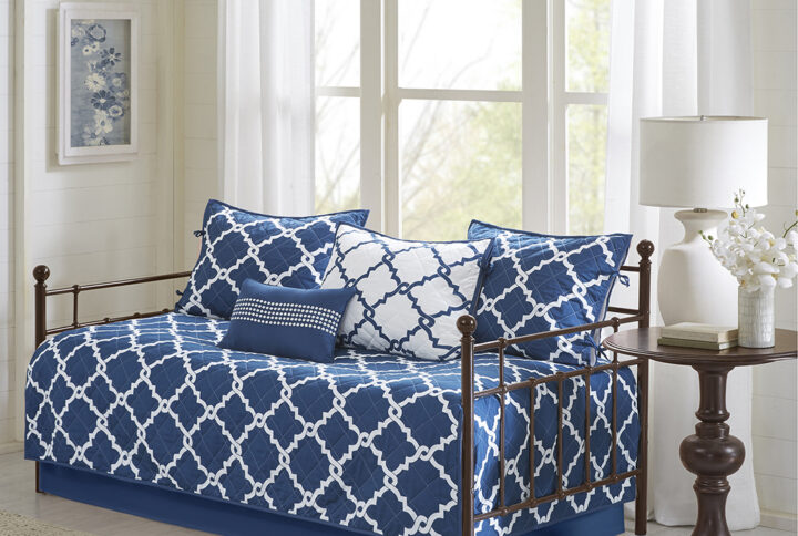 6 Piece Reversible Daybed Set