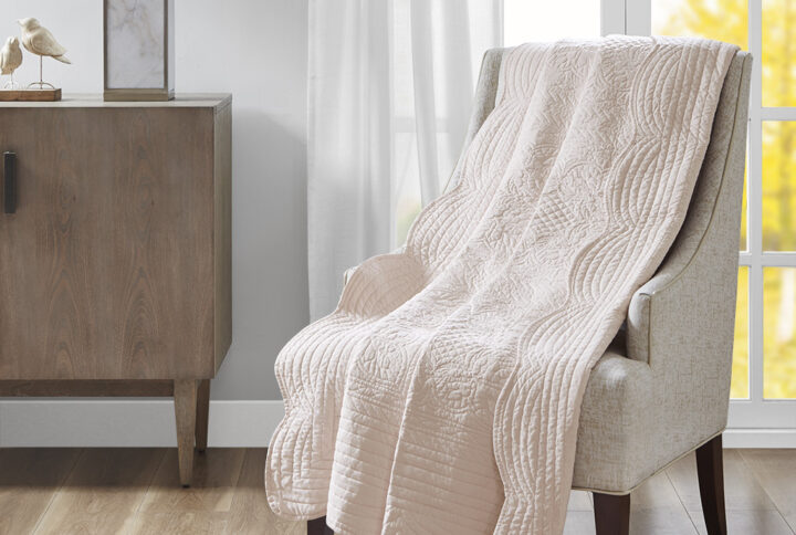 Oversized Quilted Throw with Scalloped Edges