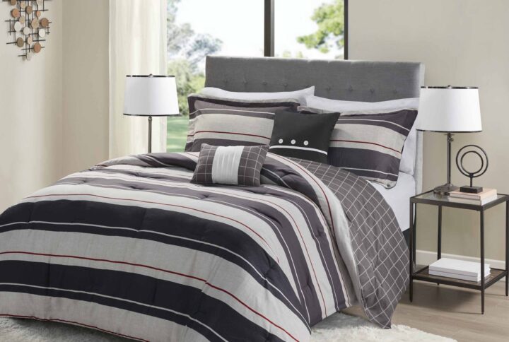 Comforter set with two decorative pillows