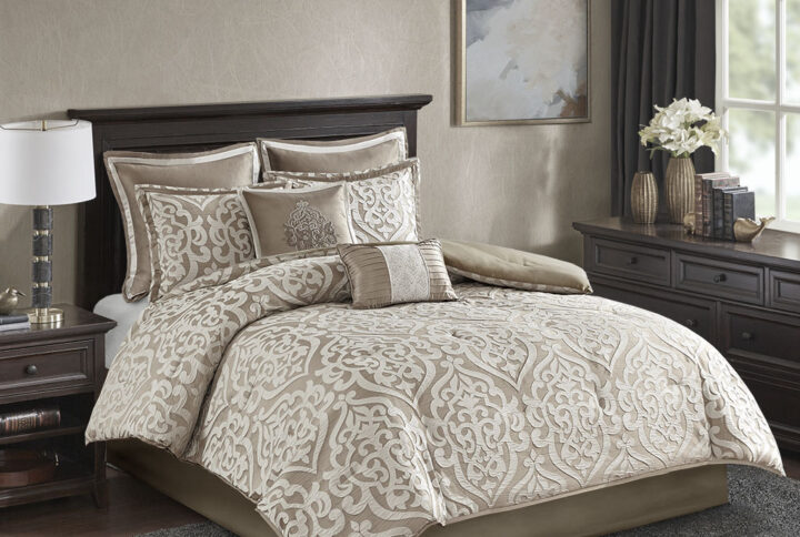 8 Piece Jacquard Comforter Set