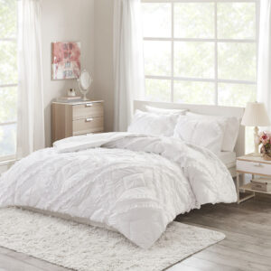 Solid Quilt Set With Tufted Diamond Ruffles