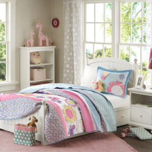 Reversible Quilt Set with Throw Pillow
