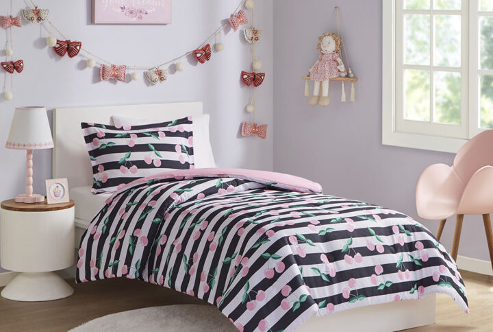 Cherries Printed Comforter Set