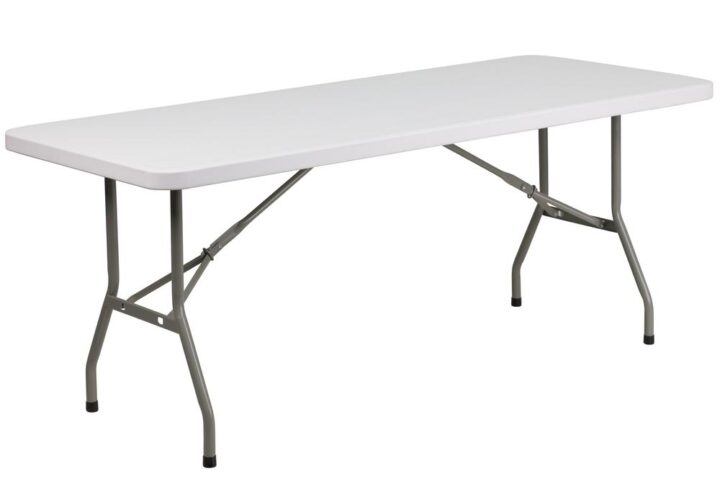 Ensure you have enough surface space for any function and take the stress out of hosting your next gathering. This rectangular folding table is 6 feet long and is beneficial in a multitude of settings that include banquet halls