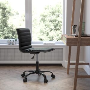 Modern accents and a sleek profile make this ribbed office task chair a perfect addition to your board room