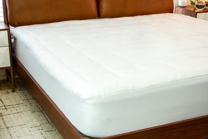 Bring an extra layer of comfort to your mattress and enjoy a better night's sleep with this premium mattress pad cover. Whether you need to cushion a mattress that is too firm