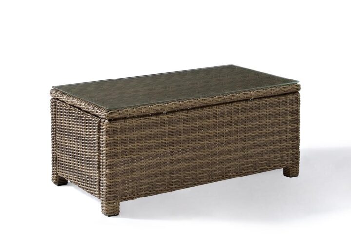 Outdoor entertaining is a breeze with the Bradenton Coffee Table. The sturdy steel frame is wrapped in beautiful all-weather wicker and features a tempered glass tabletop