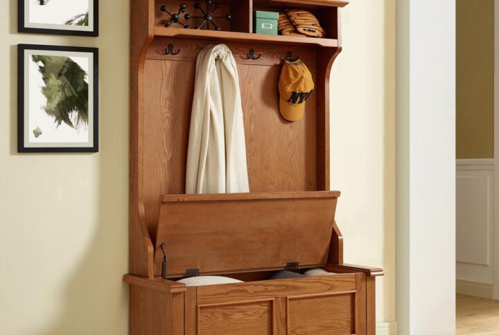 Add function to your mudroom with the Campbell Hall Tree. Combining the convenience of a coat rack and entryway bench