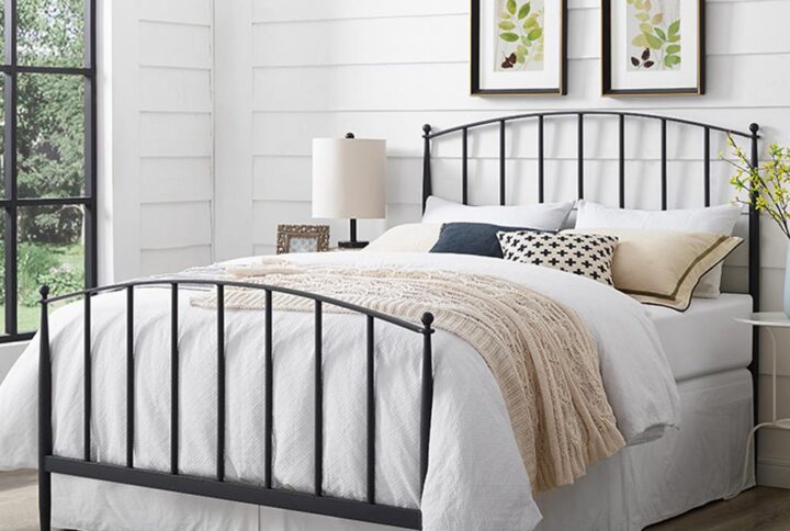 The Whitney Queen Bed has a transitional design that can coordinate with a variety of bedroom décor. Featuring elegant tapered posts with ball finials and slender spindles