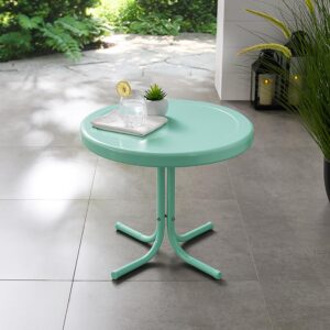 The Griffith Side Table brings simplicity and function to your outdoor retreat. Featuring a powder-coated finish over a durable steel frame