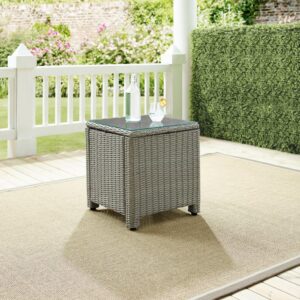 Outdoor entertaining is a breeze with the Bradenton Side Table. The sturdy steel frame is wrapped in beautiful all-weather wicker and features a tempered glass tabletop