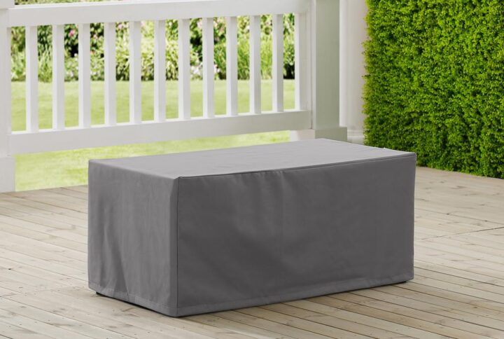 Give your outdoor table shelter with this custom-fitted protective outdoor cover. Sewn from heavy gauge