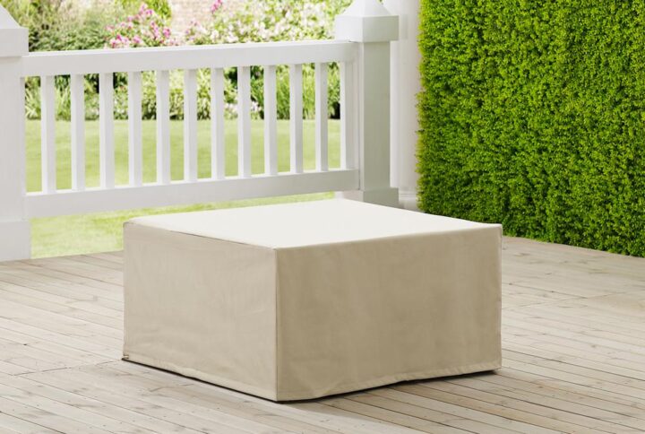 This custom-fitted protective outdoor cover will provide shelter to your outdoor square coffee table or ottoman. Sewn from heavy gauge