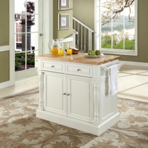 the Oxford Kitchen Island’s traditional silhouette is sure to be a showstopper. Featuring classic design elements like raised panels and decorative carved spindles
