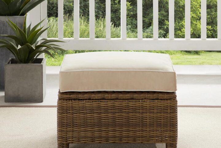 The Bradenton Ottoman adds versatility to entertaining outside. Ideal for propping up your feet or as extra seating