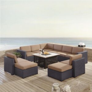 Entertaining outdoors is effortless with the Biscayne 7pc Sectional Set.  The sofa