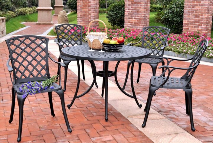Enjoy a relaxing meal under the stars with the Sedona 5pc Dining Set. Stylish and built to last