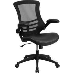 Enjoy everyday comfort and support in your office using this desk chair with wheels. Designed to provide ample airflow and maneuverability