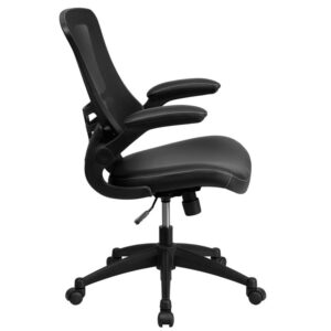 our mesh back office chair offers the perfect way to sit comfortably at your desk for long hours. Crafted from quality materials for maximum durability and comfort