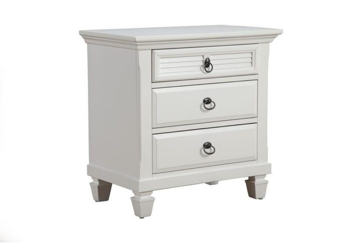 Stow away your bedtime and morning essentials with the Winchester 3-drawer Nightstand. This nightstand pairs with the Winchester Panel Bed for a classic
