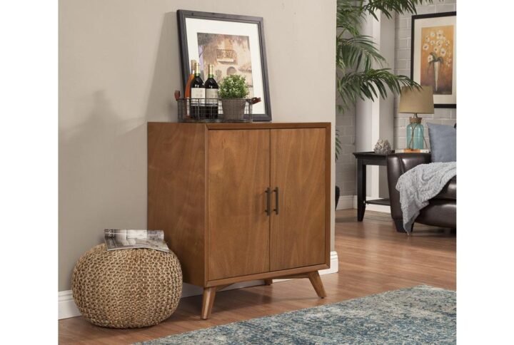 The Flynn collection features the classic lines of Mid-Century Modern furniture that never goes out of style.  Its sturdy frames are built to last