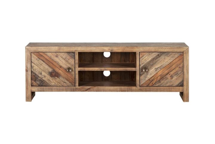 This piece bestows elegance with the splendor of a unique Wheat finish and the nature of reclaimed pine wood. This console is a reminder of classic construction built to last. Featuring an adjustable shelve