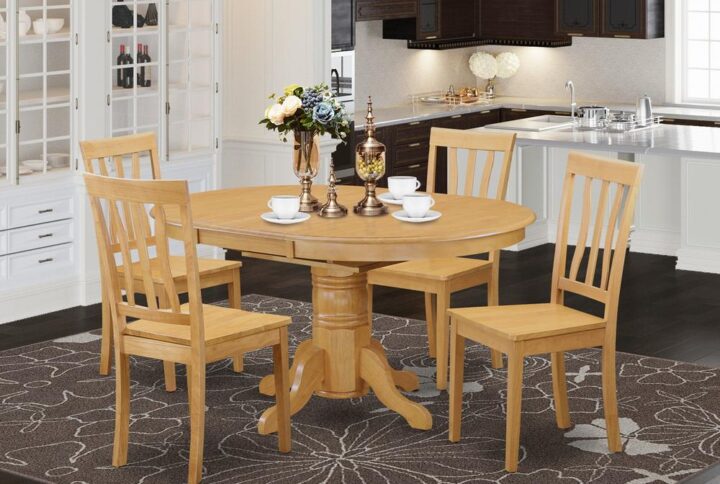 Our natural tones of Oak table and chairs set complement a number of styles and preferences. Having softly rounded borders