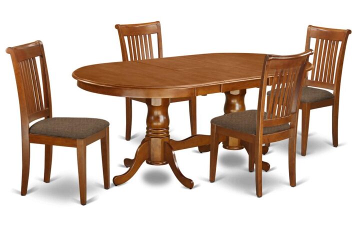 This Plainville dining room table set comes with a gorgeous finish with a countryside casual ambiance. Combined the straightforward care of an effortless wood dining room table top with traditional fashioned legs for that original look. The smooth oval kitchen table top