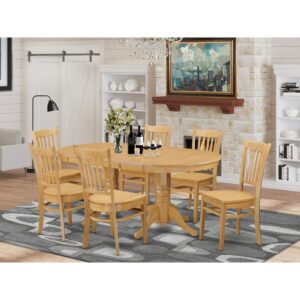 This amazing dining room table set features a long oblong shaped kitchen table which has 2 pedestals. This modern day looking collection has 6 seats and for that reason features an optimal seating capacity Six guests. The product features a pleasant