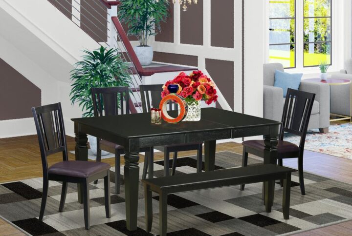 With a strong and easy-to-maintain rectangular table and chairs
