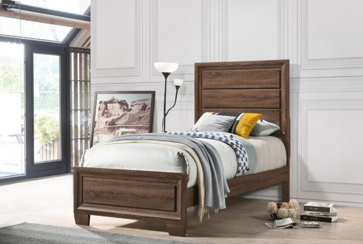 This bed offers a transitional style with its clean