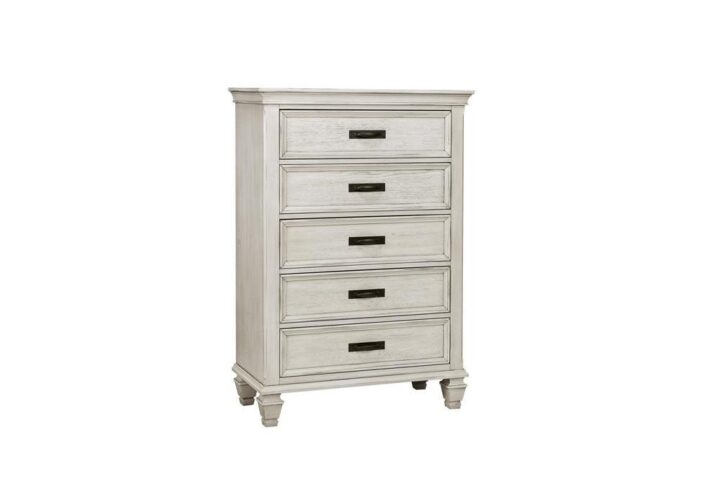 With soft-closing drawer glides and plenty of storage space