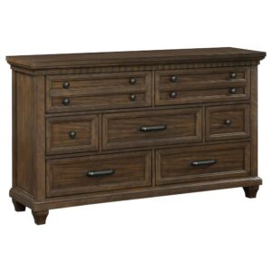 its natural woodgrain and gorgeous design contribute to a well-appointed space. This dresser is crafted of acacia wood