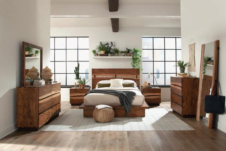 A beautiful tribute to earthy aesthetics. Make this Eastern king storage platform bed a proud focal point in a master suite. Built from quality materials including mahogany wood