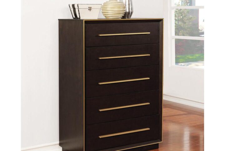 With five spacious drawers