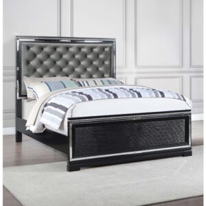 Contrasted elements come together to create this glamorous bed