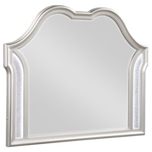 Create an instantaneous vanity setup with this elegant