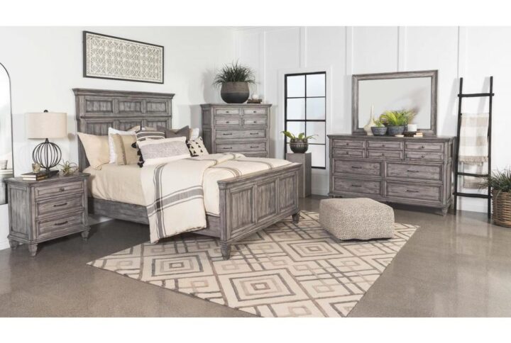 Bring together your modern farmhouse bedroom with this classically designed traditional bedroom set
