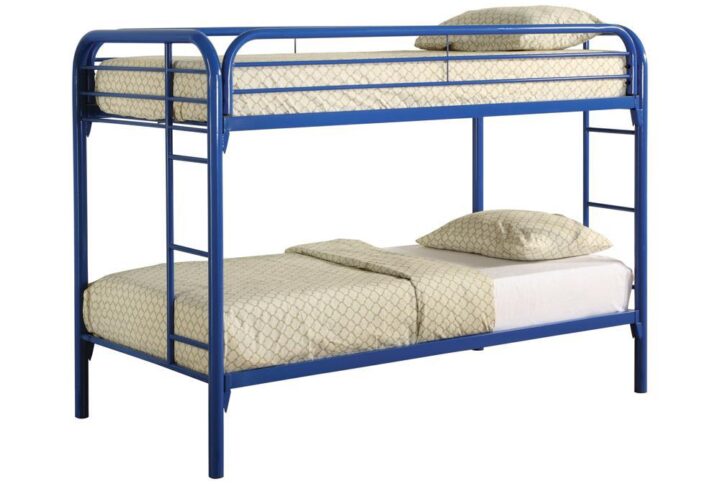Open up a shared room with the smooth lines in this twin bunk bed. The open