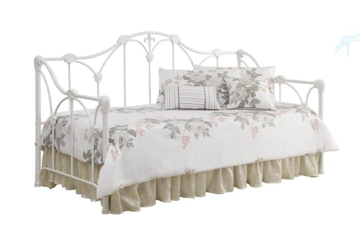 Add a dash of romance and glamour to any bedroom in your home. The sleek metal frame of this exquisite daybed creates a stunning silhouette of gracefully curved lines. An elegant white finish adds an extra touch of sophisticated style. Ideal for a child's room or spare bedroom