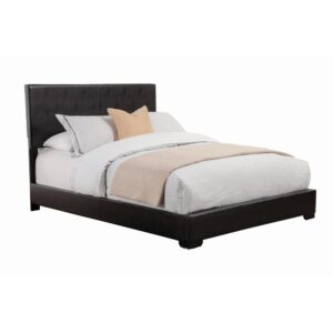 casual comfort. This queen bed boasts a simple
