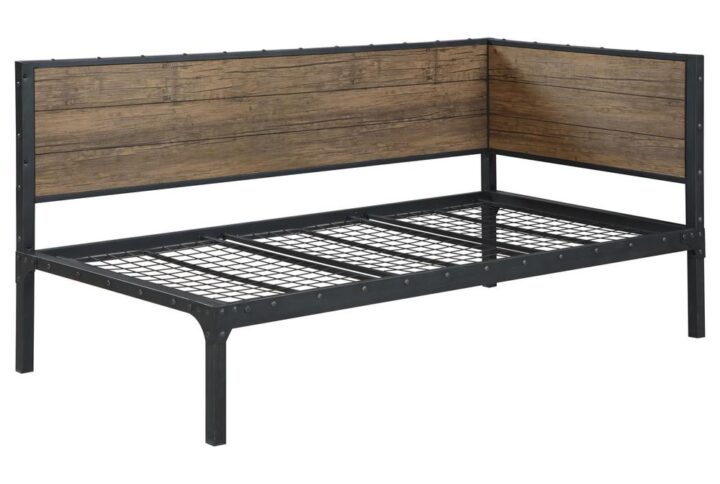 Dress up a transitional space or spare bedroom with this industrial-inspired twin trundle bed. Great for guests