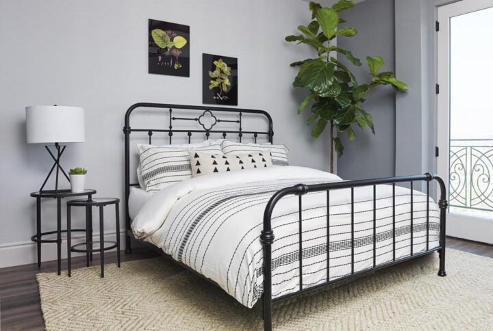 Beautify a bedroom with chic