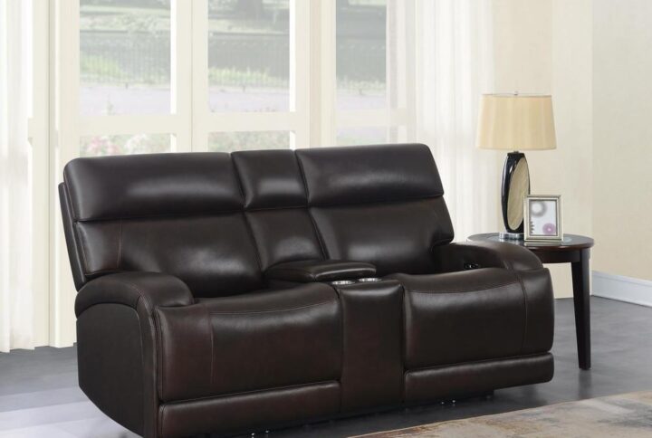 This power loveseat offers many convenient
