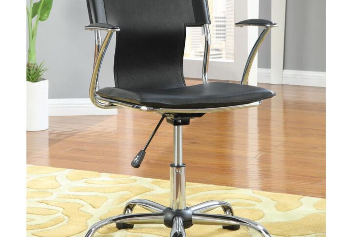 Freshen up an office space with a design-forward element. This office chair features a no-nonsense design and an ultra comfortable seating experience. With black leatherette upholstery and chrome accents