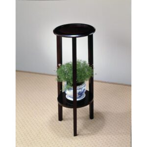 Minimalist styling increases the sophistication level of this accent table. Petite and tasteful