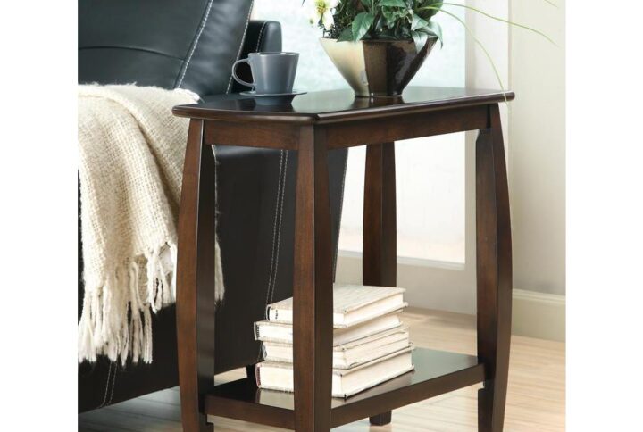 Gracefully subtle curves offer a romantic twist. The minimalist design of this accent table receives a lift with slightly bowed