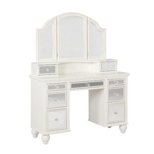 this three piece vanity set is great for the budding fashionista. Crisp and clean