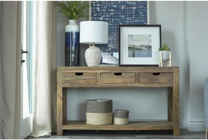 Natural wood grain accents add rustic appeal to this classic