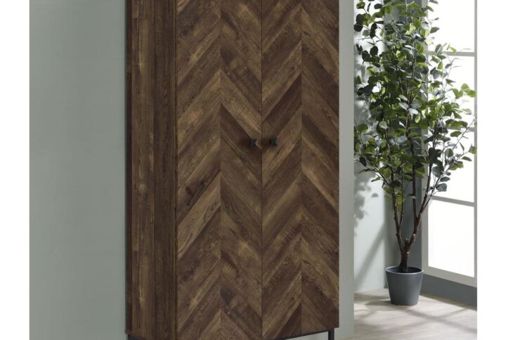 Covered in a rustic oak finish with a weathered herringbone pattern across the front